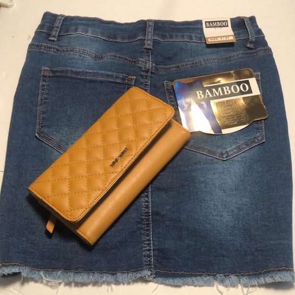 Bamboo spring distressed denim jean skirt and wallet bundle - Picture 1 of 10